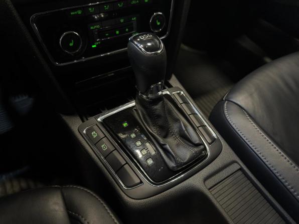 Skoda Superb II Рестайлинг с пробегом 2013 года, цена 949 000 рублей, 307000 км, лифтбек, Автокод Объявления