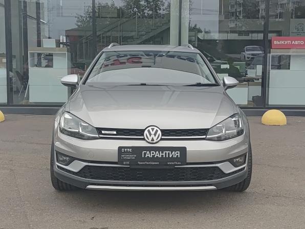 Volkswagen Golf VII Рестайлинг с пробегом 2017 года, цена 1 899 000 рублей, 83199 км, универсал, Автокод Объявления