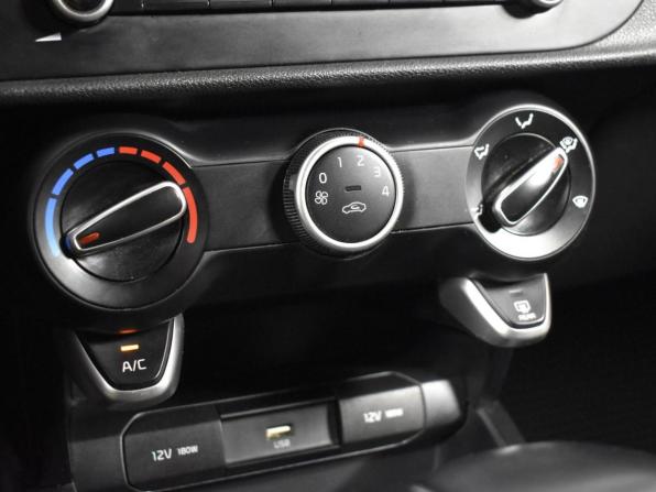 Kia Rio IV Рестайлинг с пробегом 2021 года, цена 1 724 900 рублей, 44153 км, седан, Автокод Объявления