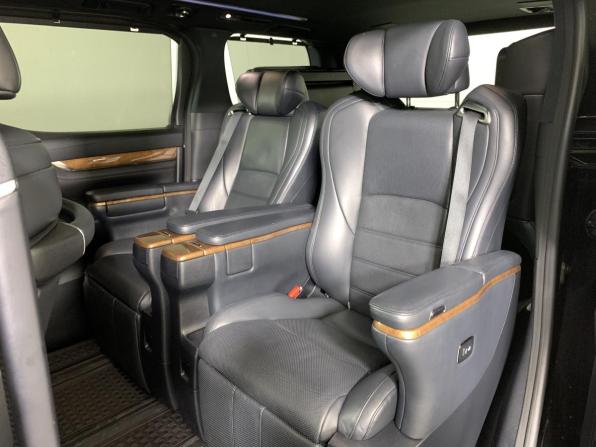 Toyota Alphard III с пробегом 2015 года, цена 3 500 000 рублей, 242895 км, минивэн, Автокод Объявления