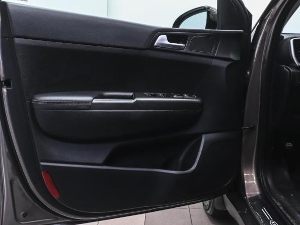 Kia Sportage IV Рестайлинг с пробегом 2019 года, цена 2 249 000 рублей, 110734 км, внедорожник, Автокод Объявления
