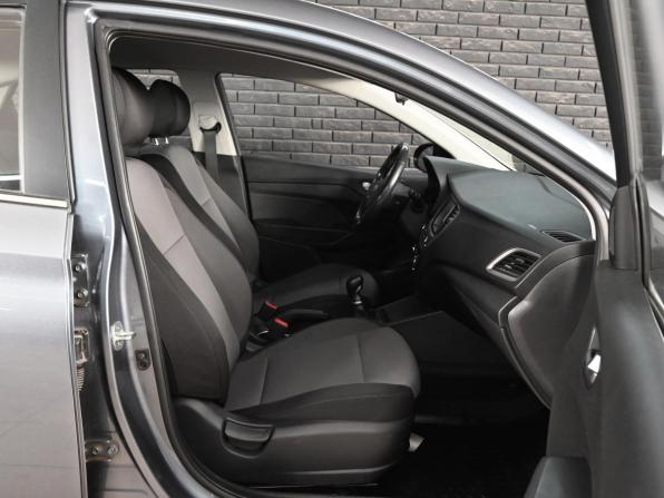 Hyundai Solaris II с пробегом 2017 года, цена 1 400 000 рублей, 58882 км, седан, Автокод Объявления