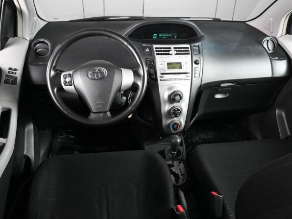 Toyota Yaris II с пробегом 2006 года, цена 599 000 рублей, 173811 км, хэтчбек, Автокод Объявления