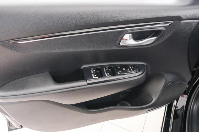 Kia Rio IV с пробегом 2017 года, цена 1 399 000 рублей, 97083 км, седан, Автокод Объявления