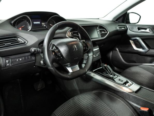 Peugeot 308 II Рестайлинг с пробегом 2018 года, цена 1 299 700 рублей, 176958 км, универсал, Автокод Объявления