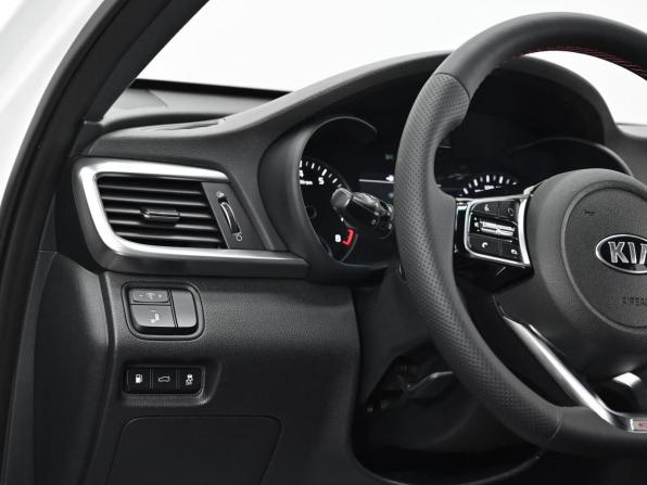 Kia Optima IV Рестайлинг с пробегом 2019 года, цена 1 899 000 рублей, 118000 км, седан, Автокод Объявления