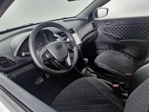 Hyundai Solaris I с пробегом 2012 года, цена 715 000 рублей, 172169 км, седан, Автокод Объявления