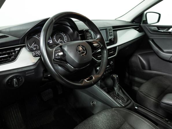 Skoda Rapid II с пробегом 2022 года, цена 1 842 000 рублей, 57828 км, лифтбек, Автокод Объявления