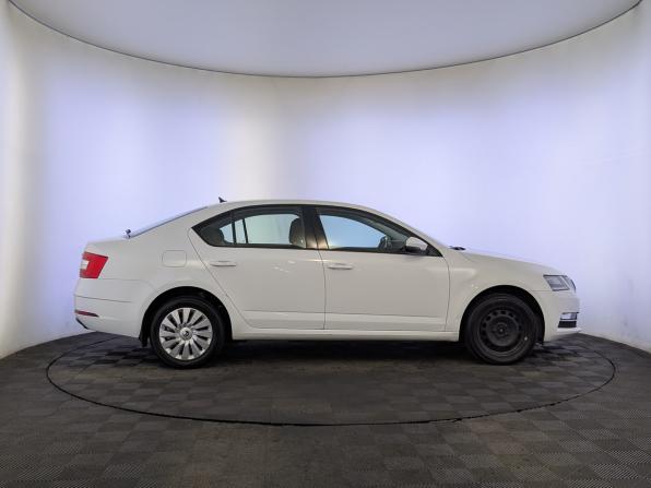 Skoda Octavia III (A7) Рестайлинг с пробегом 2020 года, цена 1 790 000 рублей, 122569 км, лифтбек, Автокод Объявления