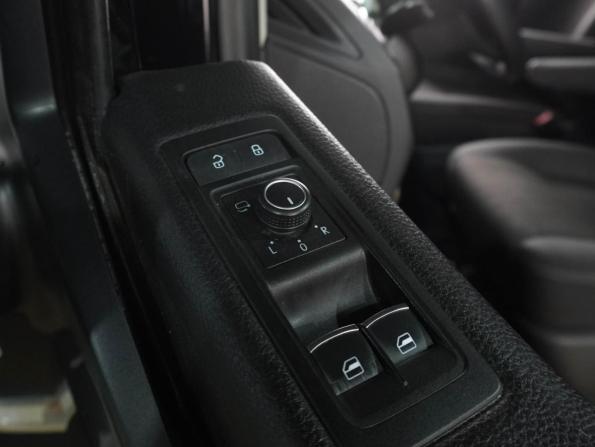 Volkswagen Multivan T6 с пробегом 2018 года, цена 3 069 000 рублей, 220980 км, минивэн, Автокод Объявления