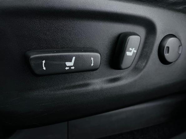 Toyota Land Cruiser Prado 150 Series Рестайлинг 1 с пробегом 2015 года, цена 3 497 000 рублей, 197374 км, внедорожник, Автокод Объявления