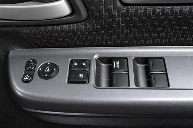 Honda Stepwgn V Рестайлинг с пробегом 2018 года, цена 2 349 000 рублей, 1290000 км, минивэн, Автокод Объявления