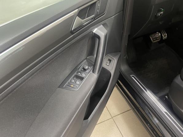 Volkswagen Tiguan II с пробегом 2018 года, цена 2 250 000 рублей, 125994 км, внедорожник, Автокод Объявления