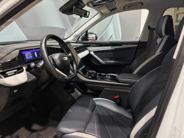 Geely Atlas II с пробегом 2024 года, цена 2 945 000 рублей, 31500 км, внедорожник, Автокод Объявления