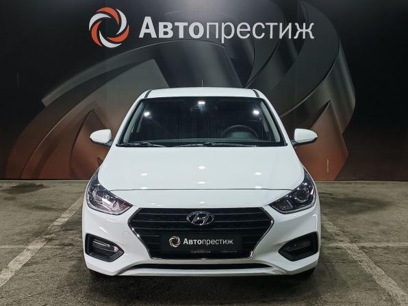 Hyundai Solaris II с пробегом 2017 года, цена 1 550 000 рублей, 61430 км, седан, Автокод Объявления