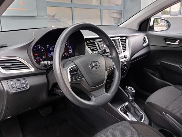 Hyundai Solaris II Рестайлинг с пробегом 2021 года, цена 1 555 555 рублей, 82394 км, седан, Автокод Объявления