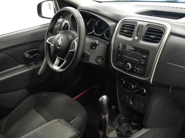 Renault Logan II Рестайлинг с пробегом 2019 года, цена 850 000 рублей, 205000 км, седан, Автокод Объявления