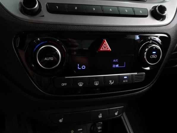 Hyundai Solaris II с пробегом 2017 года, цена 1 349 000 рублей, 133646 км, седан, Автокод Объявления