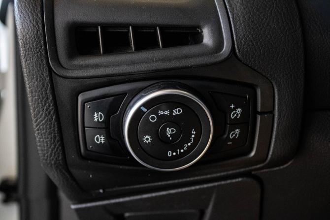 Ford Focus III Рестайлинг с пробегом 2015 года, цена 1 099 000 рублей, 146714 км, хэтчбек, Автокод Объявления