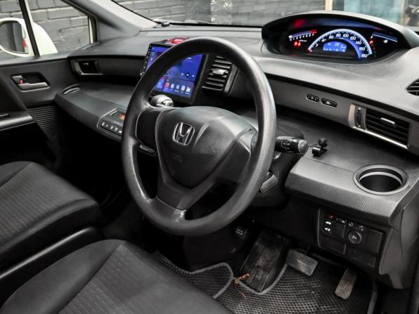Honda Freed I с пробегом 2011 года, цена 1 100 000 рублей, 217011 км, компактвэн, Автокод Объявления