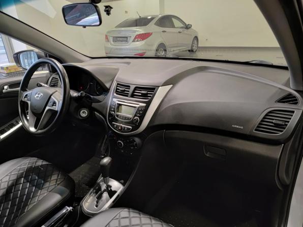 Hyundai Solaris I с пробегом 2013 года, цена 960 000 рублей, 64678 км, хэтчбек, Автокод Объявления