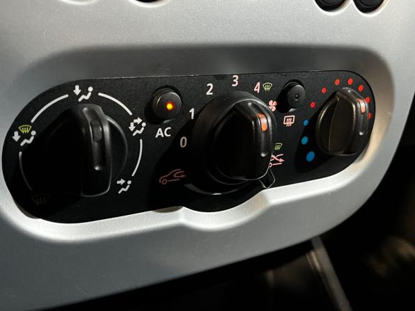 Renault Sandero I с пробегом 2013 года, цена 549 900 рублей, 130496 км, хэтчбек, Автокод Объявления