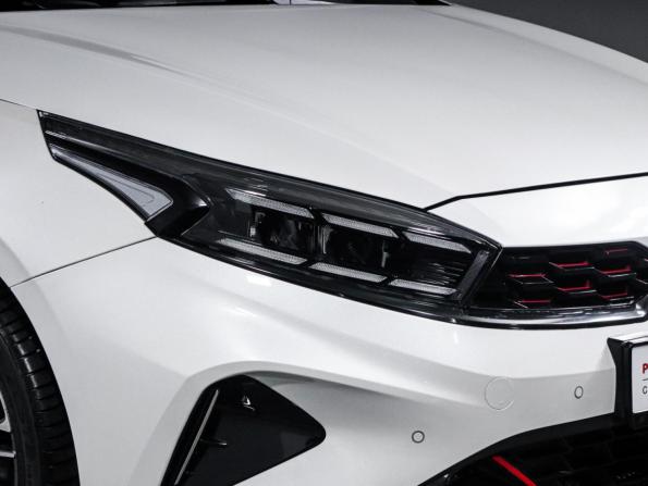 Kia Cerato IV Рестайлинг с пробегом 2022 года, цена 2 429 000 рублей, 29500 км, седан, Автокод Объявления