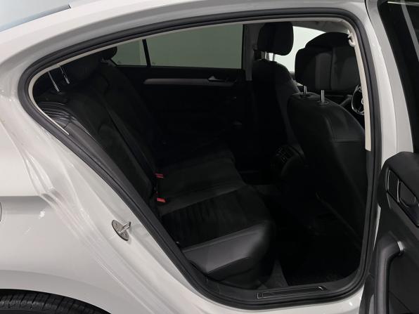 Volkswagen Passat B8 с пробегом 2018 года, цена 2 682 000 рублей, 84376 км, седан, Автокод Объявления