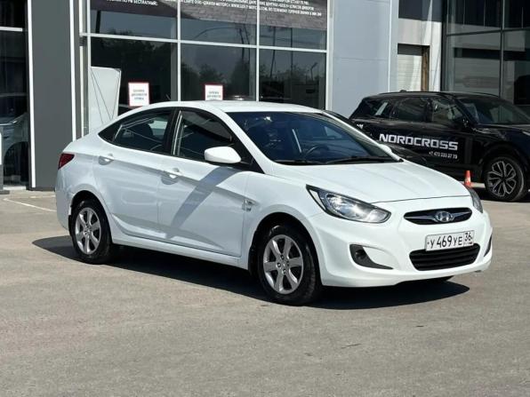 Hyundai Solaris I с пробегом 2012 года, цена 849 000 рублей, 185105 км, седан, Автокод Объявления