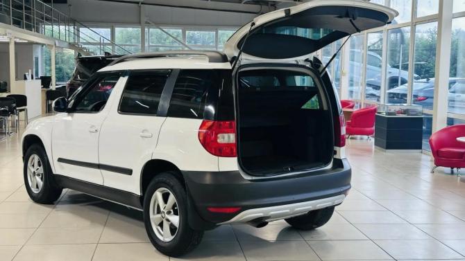 Skoda Yeti I с пробегом 2013 года, цена 845 000 рублей, 96000 км, внедорожник, Автокод Объявления