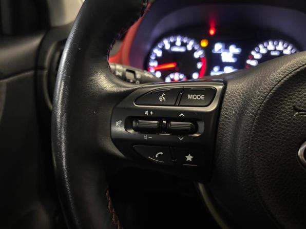 Kia Rio IV Рестайлинг с пробегом 2020 года, цена 1 399 000 рублей, 137000 км, седан, Автокод Объявления
