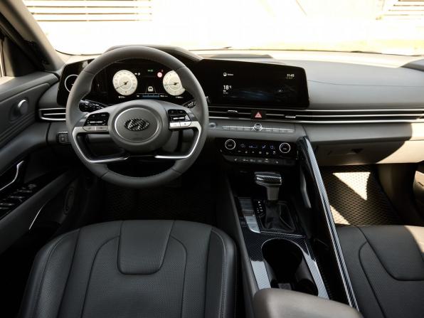 Hyundai Elantra VII (CN7) с пробегом 2021 года, цена 1 939 000 рублей, 119617 км, седан, Автокод Объявления