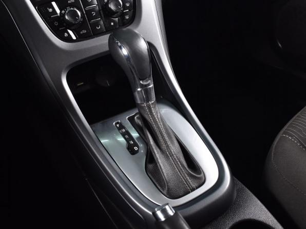 Opel Astra J Рестайлинг с пробегом 2013 года, цена 779 995 рублей, 202841 км, седан, Автокод Объявления