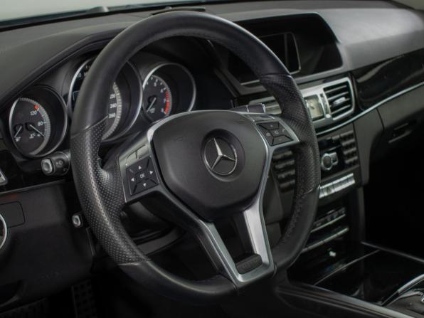 Mercedes-Benz E-Класс IV (W212 S212 C207) Рестайлинг с пробегом 2013 года, цена 2 690 000 рублей, 22697 км, седан, Автокод Объявления