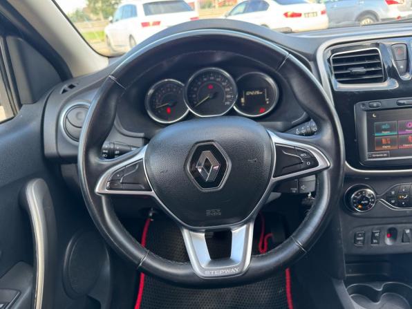 Renault Sandero II Рестайлинг с пробегом 2019 года, цена 1 002 000 рублей, 104224 км, хэтчбек, Автокод Объявления