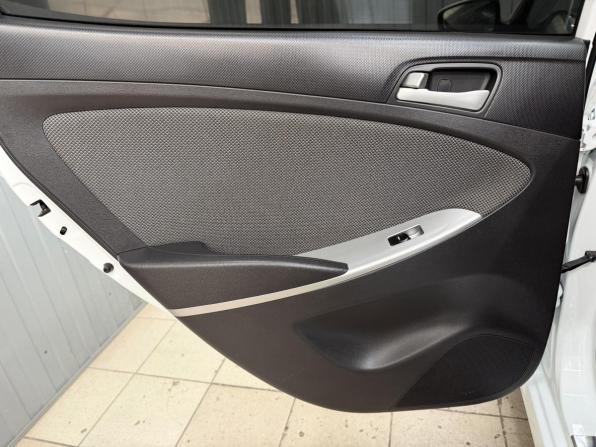 Hyundai Solaris I с пробегом 2014 года, цена 890 000 рублей, 183463 км, седан, Автокод Объявления