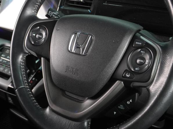 Honda Stepwgn V с пробегом 2017 года, цена 2 069 000 рублей, 106538 км, минивэн, Автокод Объявления