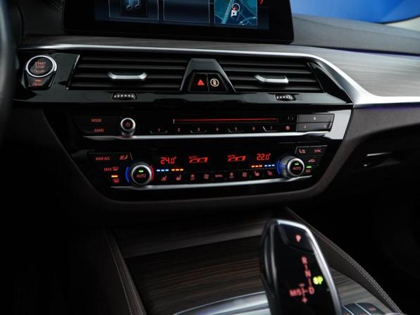 BMW 5 серии VII (G30/G31/G38) с пробегом 2018 года, цена 3 765 444 рубля, 77763 км, седан, Автокод Объявления