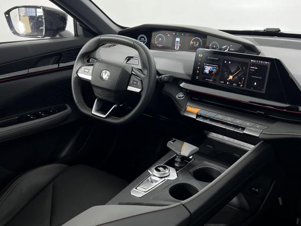 Changan UNI-V I с пробегом 2023 года, цена 2 590 000 рублей, 13983 км, лифтбек, Автокод Объявления