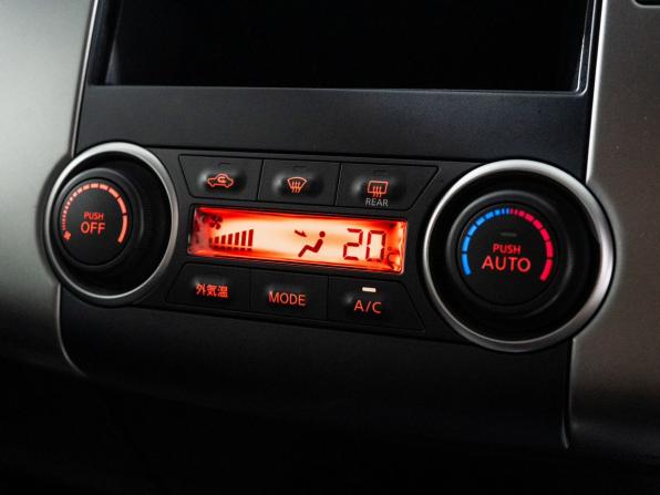 Nissan Tiida I с пробегом 2010 года, цена 890 500 рублей, 59306 км, хэтчбек, Автокод Объявления