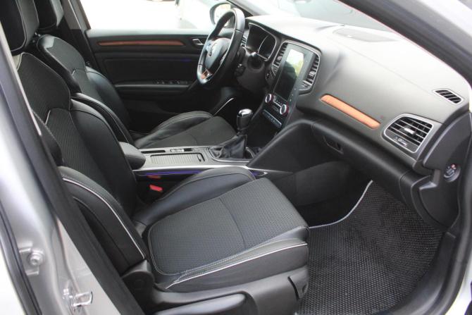 Renault Megane IV с пробегом 2016 года, цена 1 120 000 рублей, 298083 км, универсал, Автокод Объявления
