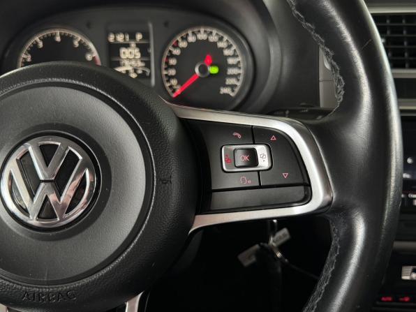Volkswagen Polo V Рестайлинг с пробегом 2016 года, цена 1 030 000 рублей, 176453 км, седан, Автокод Объявления