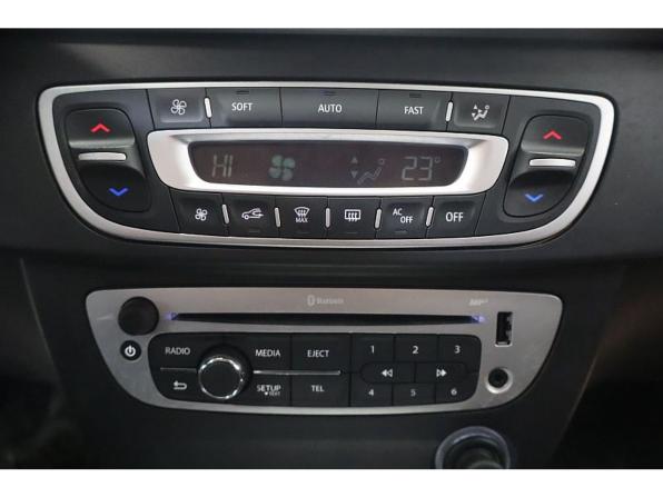 Renault Fluence I Рестайлинг с пробегом 2013 года, цена 802 100 рублей, 132299 км, седан, Автокод Объявления