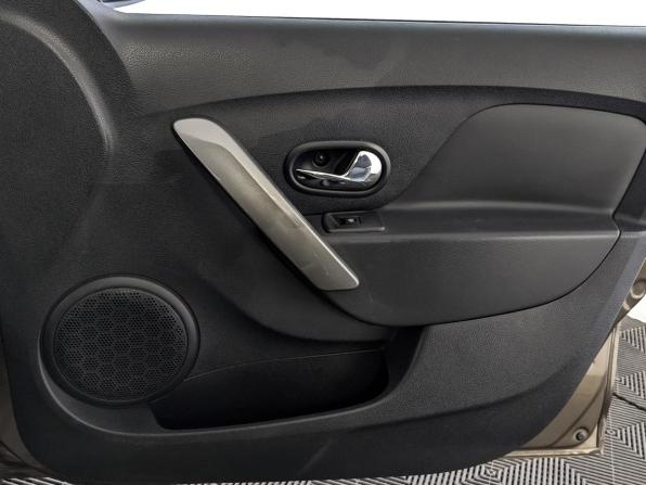 Renault Sandero II Рестайлинг с пробегом 2020 года, цена 1 020 000 рублей, 76881 км, хэтчбек, Автокод Объявления