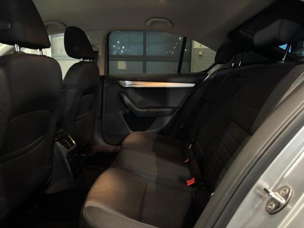 Skoda Octavia III (A7) с пробегом 2014 года, цена 1 049 000 рублей, 182000 км, лифтбек, Автокод Объявления