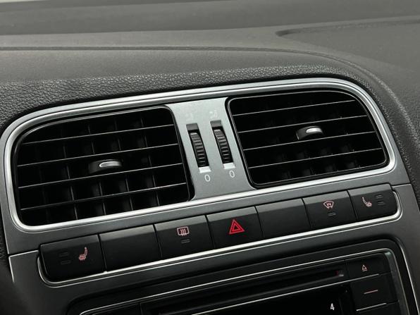 Volkswagen Polo V Рестайлинг с пробегом 2016 года, цена 1 200 000 рублей, 117000 км, седан, Автокод Объявления