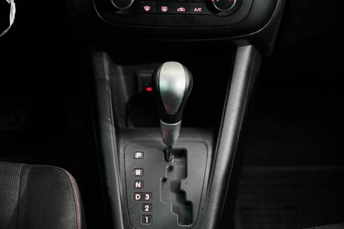 Kia Venga I Рестайлинг с пробегом 2015 года, цена 837 000 рублей, 170000 км, минивэн, Автокод Объявления
