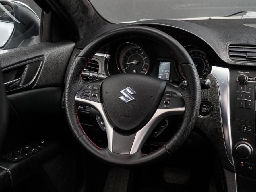 Suzuki Kizashi Москва  - изображение 12