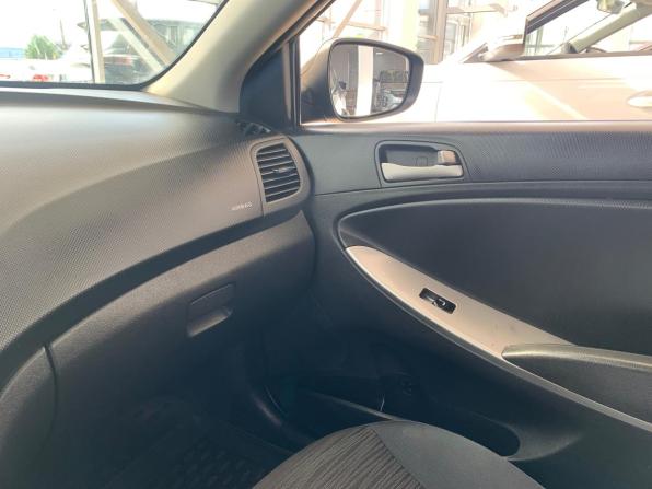 Hyundai Solaris I Рестайлинг с пробегом 2014 года, цена 1 049 000 рублей, 72000 км, хэтчбек, Автокод Объявления