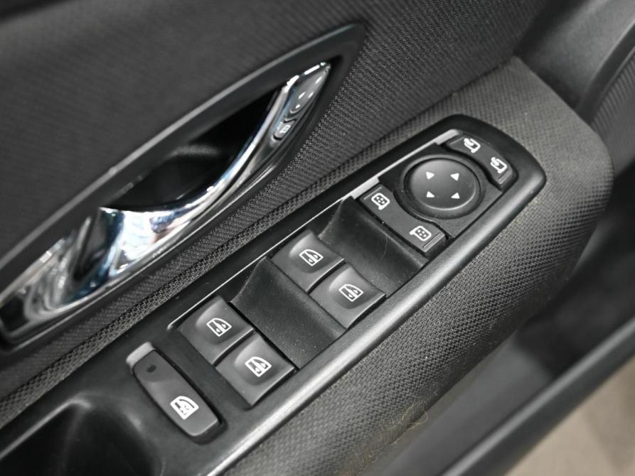 Renault Fluence I Рестайлинг Екатеринбург  - изображение 11